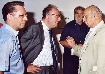 SALA ESPOSITIVA AIAT
UN MAR DESERTO - INAUGURAZIONE
dott. Bisiak - direttore AIAT
il critico Stefano Crespi
il pittore Dino Facchinetti
il dott. Marino Marini