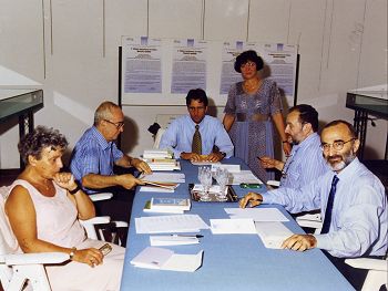 La giuria composta da:
Edda Serra, Vanni Scheiwiller,
assessore,  Flavia Moimas,
Pietro Gibellini e Giovanni Tesio;